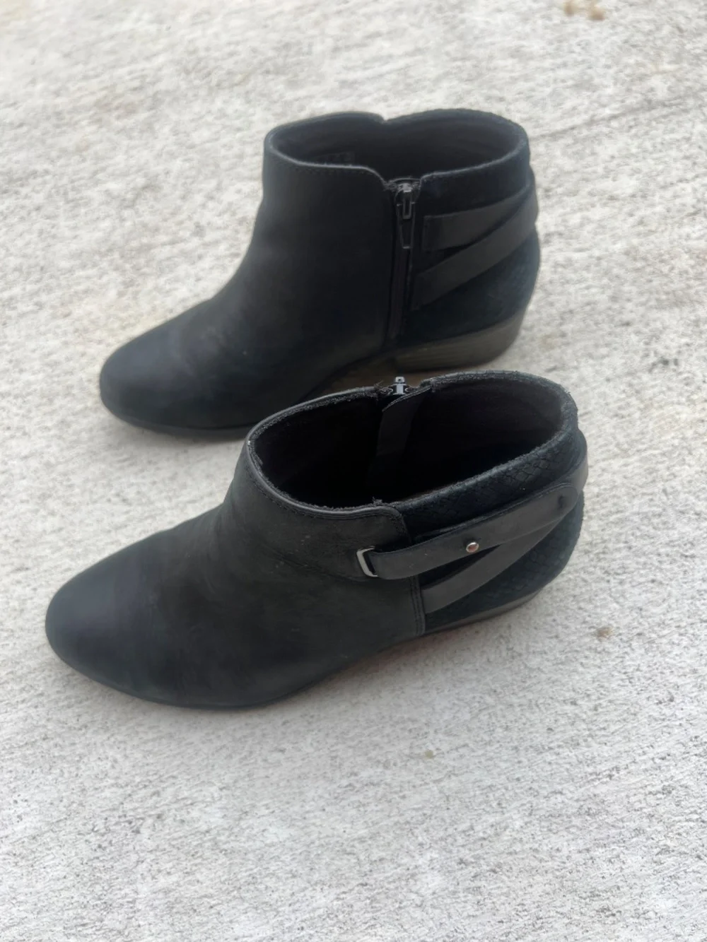 Clarks Addiy Gladys Black Leather Boots - With Box (Size 7)